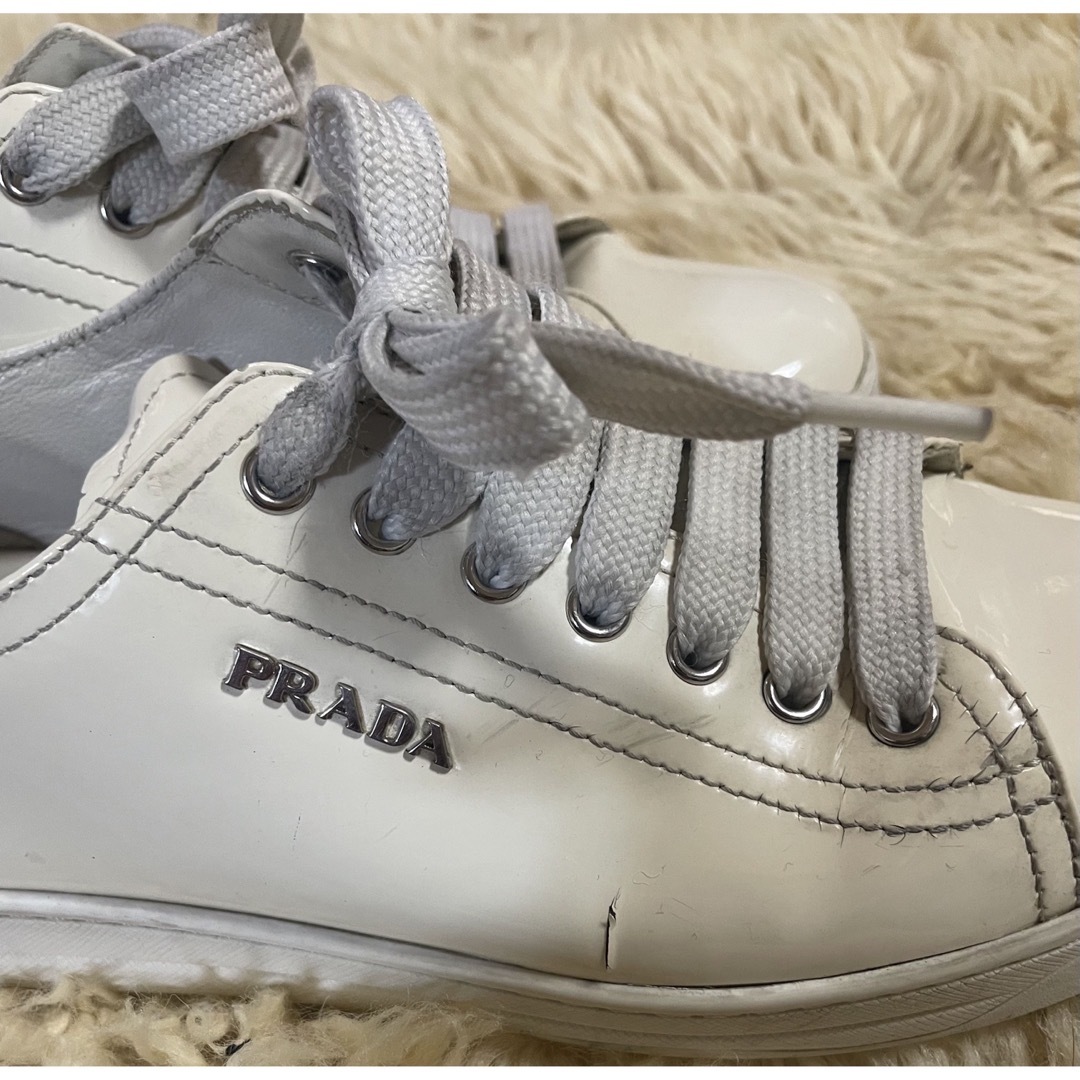 PRADA - プラダ PRADA スニーカー エナメルの通販 by egao's shop ...