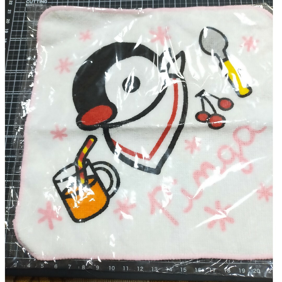 PINGU ピンガ ハンドタオル エンタメ/ホビーのおもちゃ/ぬいぐるみ(キャラクターグッズ)の商品写真