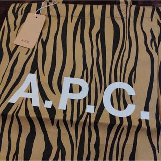 ◇import◇ A.P.C.ロゴ　トートバッグ　ゼブラ柄