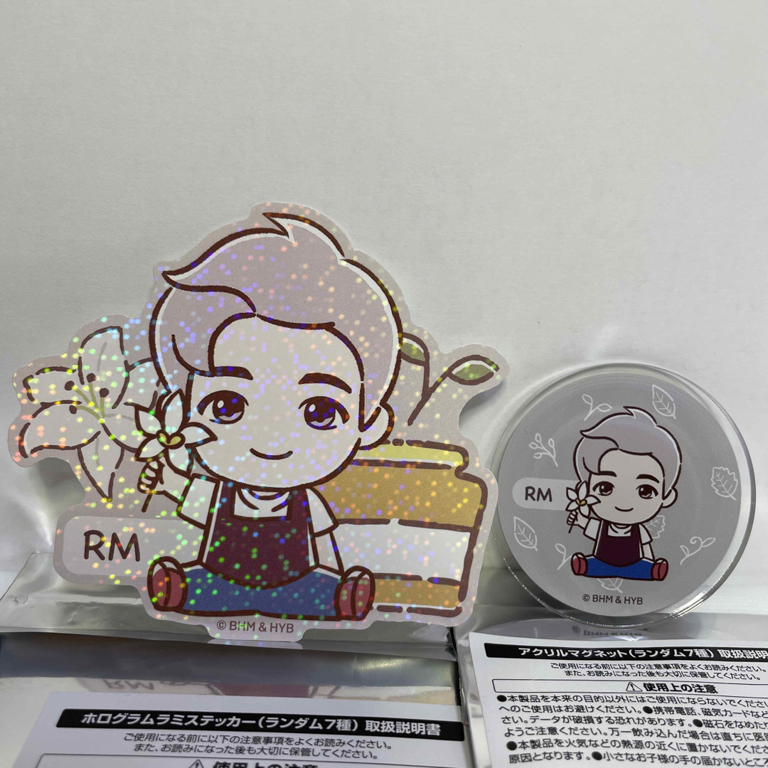 防弾少年団(BTS)(ボウダンショウネンダン)のTinyTAN CAFE 2023 ステッカー マグネット RM エンタメ/ホビーのタレントグッズ(アイドルグッズ)の商品写真