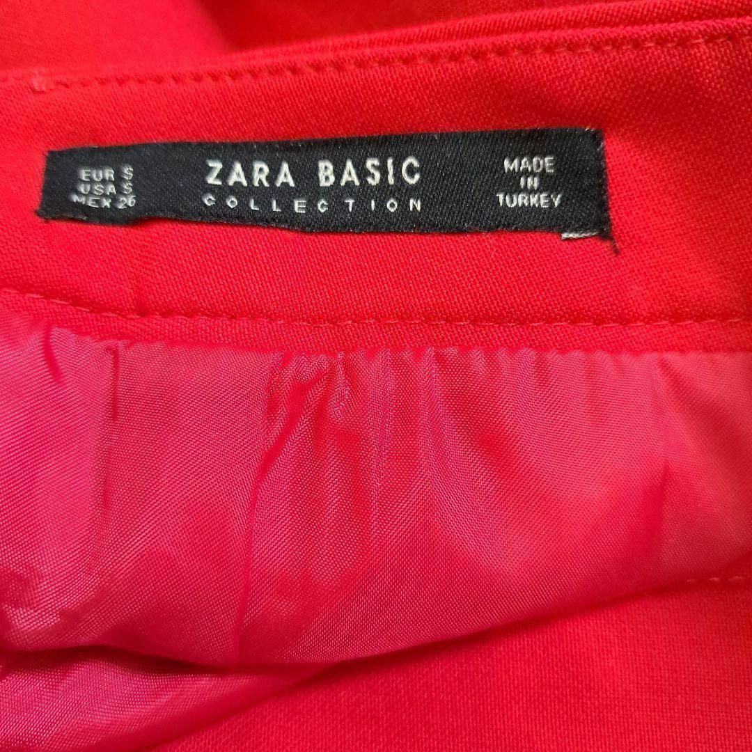ZARA(ザラ)のりんご様専用【ザラベーシック】ミニスカート赤レッド台形スカート レディースのスカート(ミニスカート)の商品写真