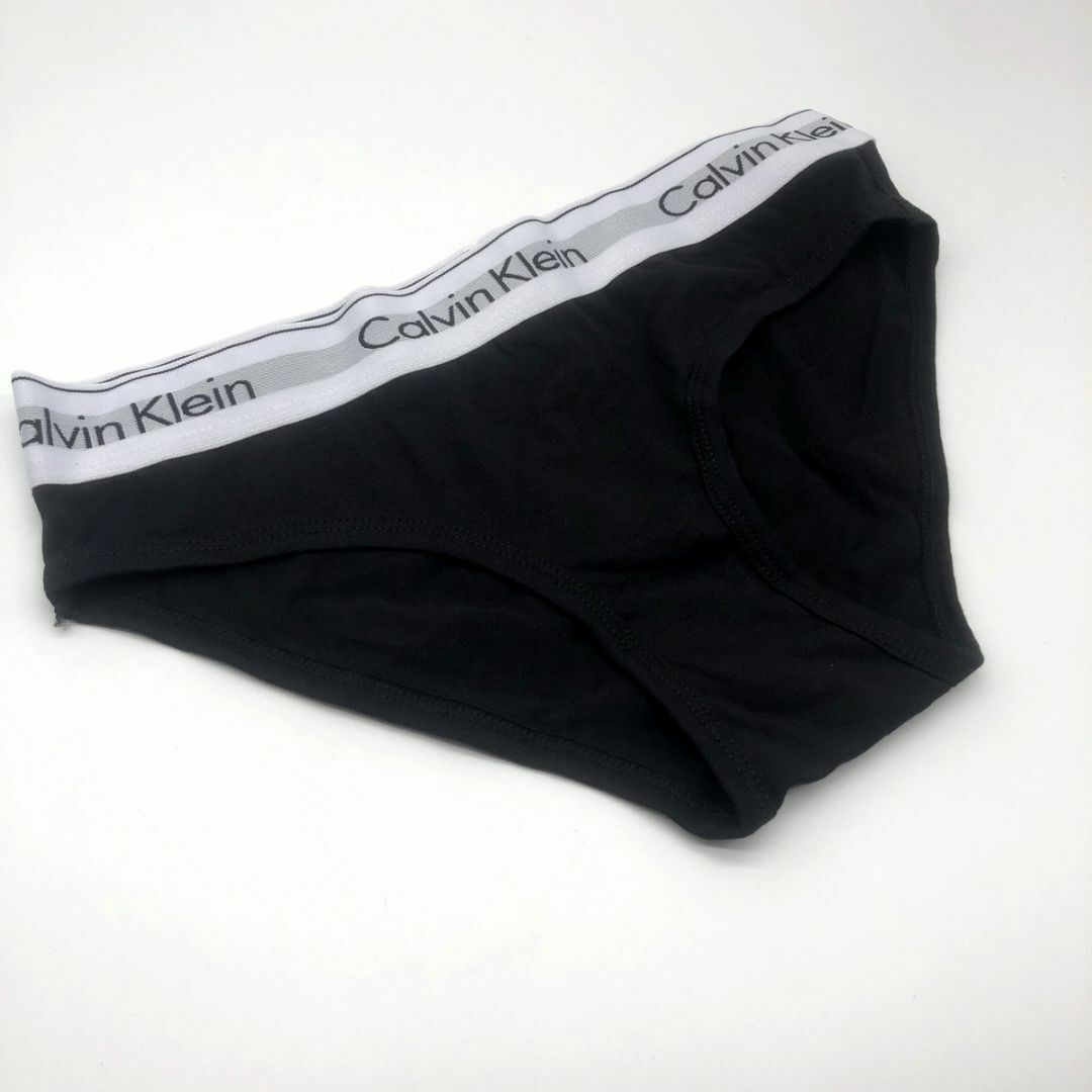 Calvin Klein(カルバンクライン)のカルバンクライン　レディース 上下セット　下着　クロスブラ　Mサイズ　黒 レディースの下着/アンダーウェア(ブラ&ショーツセット)の商品写真