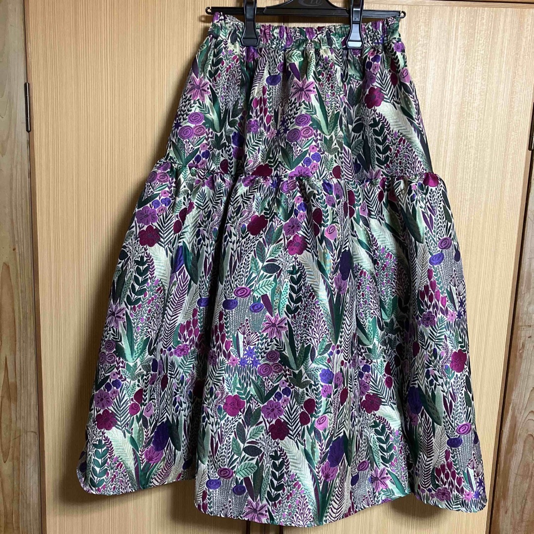 美品　花柄 ウエストゴム ふんわりスカート　Mサイズ　ジャガード