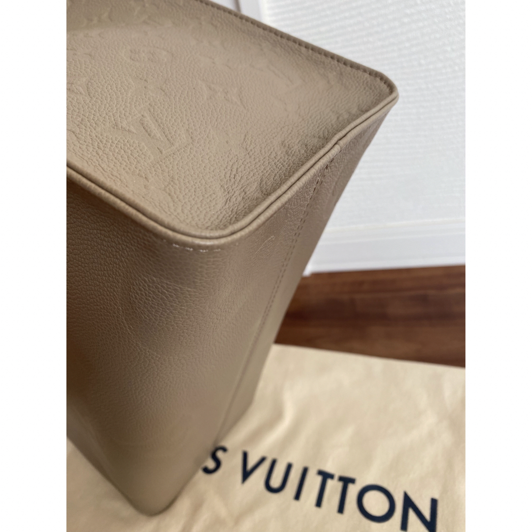 LOUIS VUITTON(ルイヴィトン)のルイヴィトンオンザゴートゥルトレールＭＭ新品同様‼️ レディースのバッグ(トートバッグ)の商品写真