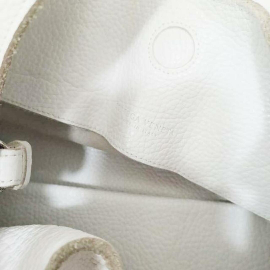 Bottega Veneta(ボッテガヴェネタ)のボッテガヴェネタ ハンドバッグ美品  白 レディースのバッグ(ハンドバッグ)の商品写真
