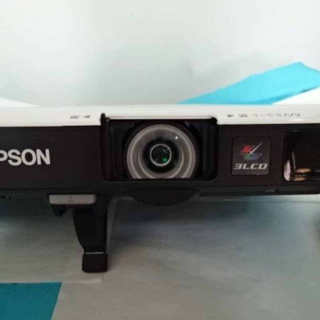 EPSON(エプソン)のEPSON LCD PROJECTOR EB-1785W リモコンあり スマホ/家電/カメラのテレビ/映像機器(プロジェクター)の商品写真