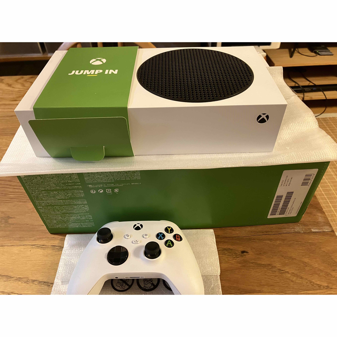 Xbox(エックスボックス)のXbox Series S  最終値下げ エンタメ/ホビーのゲームソフト/ゲーム機本体(家庭用ゲーム機本体)の商品写真