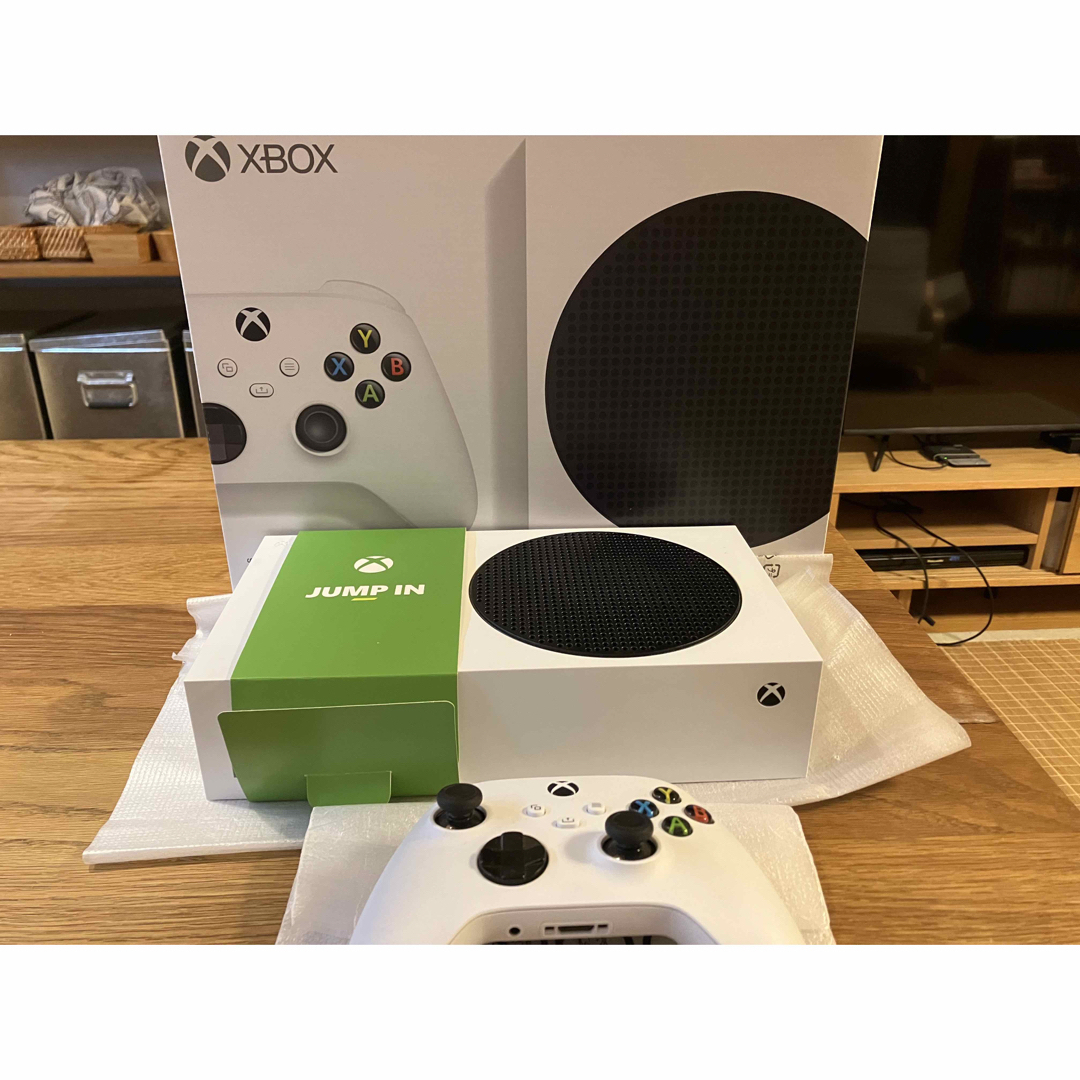 Xbox(エックスボックス)のXbox Series S  最終値下げ エンタメ/ホビーのゲームソフト/ゲーム機本体(家庭用ゲーム機本体)の商品写真