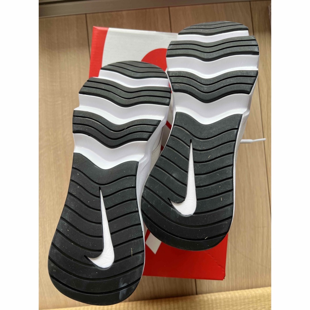 NIKE(ナイキ)の【新品未使用】Nike woman’s ryz 365 US7 レディースの靴/シューズ(スニーカー)の商品写真