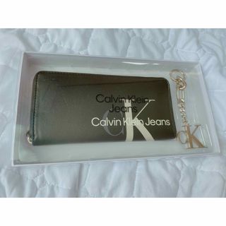 カルバンクライン(Calvin Klein)のエミちゃん様専用【カルバンクライン】長財布(長財布)