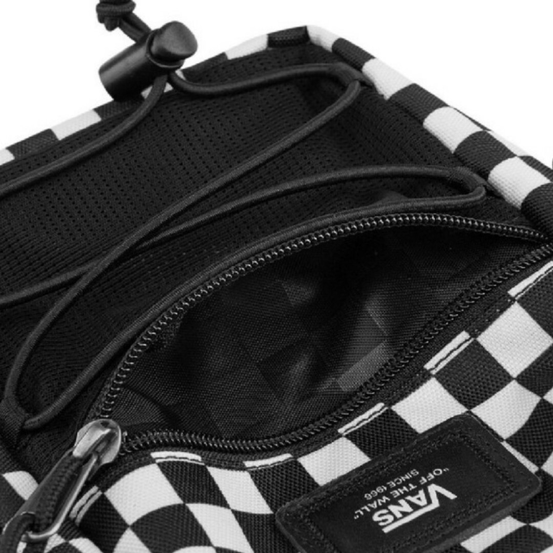 VANS(ヴァンズ)のVANS バンズ ミニショルダーバッグ 黒白チェッカー メンズのバッグ(ショルダーバッグ)の商品写真