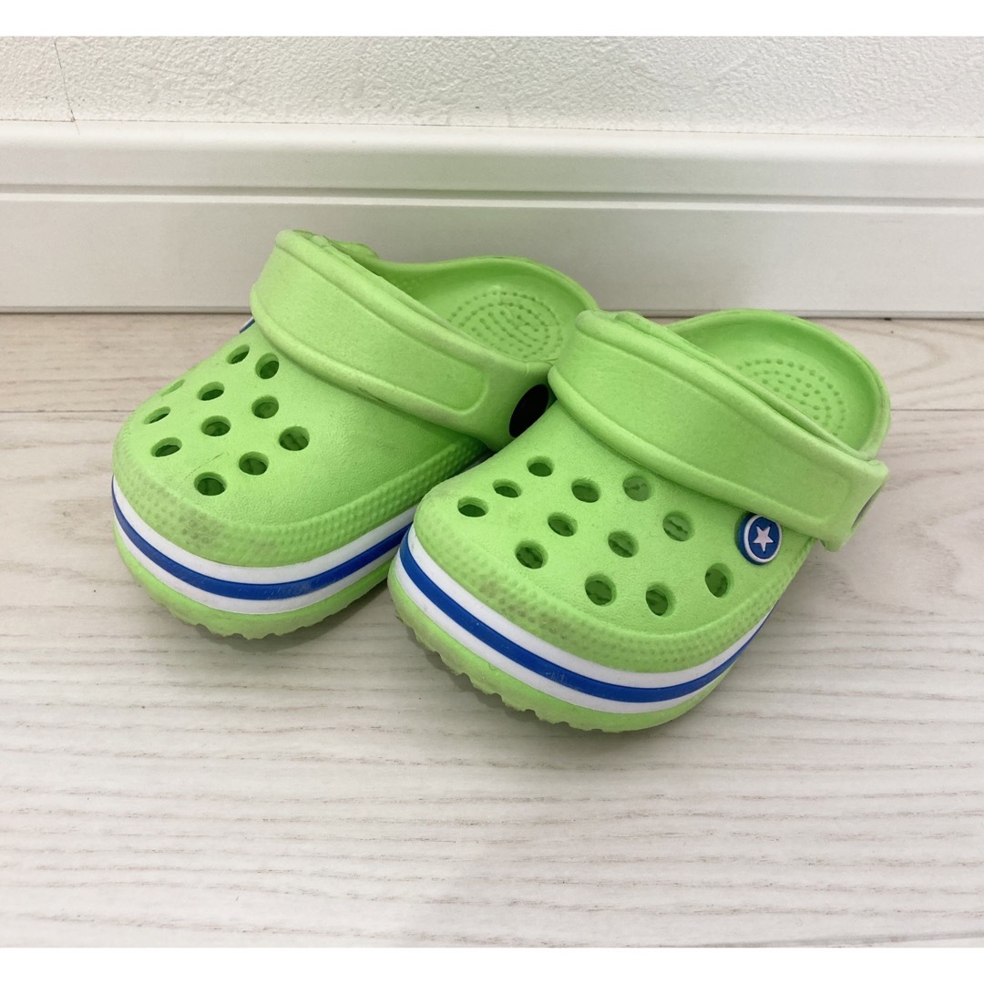 crocs(クロックス)のクロックス キッズ/ベビー/マタニティのベビー靴/シューズ(~14cm)(サンダル)の商品写真