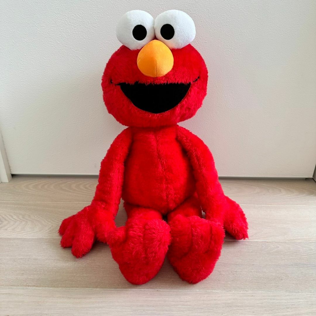 SESAME STREET(セサミストリート)のUSJ エルモ BIGぬいぐるみ 全長65cm エンタメ/ホビーのおもちゃ/ぬいぐるみ(ぬいぐるみ)の商品写真