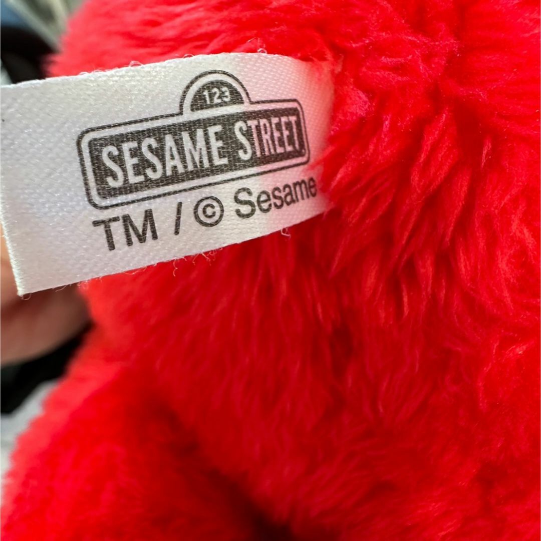 SESAME STREET(セサミストリート)のUSJ エルモ BIGぬいぐるみ 全長65cm エンタメ/ホビーのおもちゃ/ぬいぐるみ(ぬいぐるみ)の商品写真