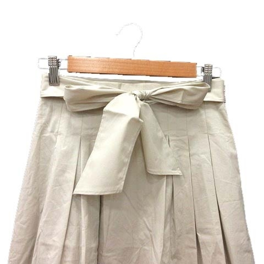 QUEENS COURT(クイーンズコート)のクイーンズコート フレアスカート ひざ丈 ウエストマーク 1 アイボリー 白 レディースのスカート(ひざ丈スカート)の商品写真