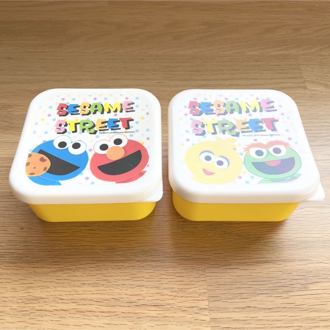 SESAME STREET(セサミストリート)の☆セサミストリート プラスチック容器 2個セット エンタメ/ホビーのおもちゃ/ぬいぐるみ(キャラクターグッズ)の商品写真