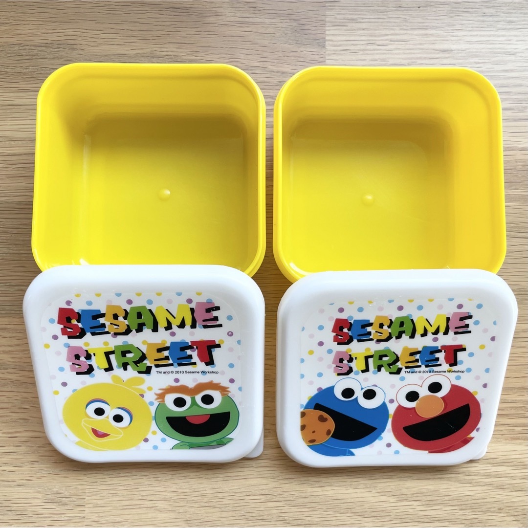 SESAME STREET(セサミストリート)の☆セサミストリート プラスチック容器 2個セット エンタメ/ホビーのおもちゃ/ぬいぐるみ(キャラクターグッズ)の商品写真