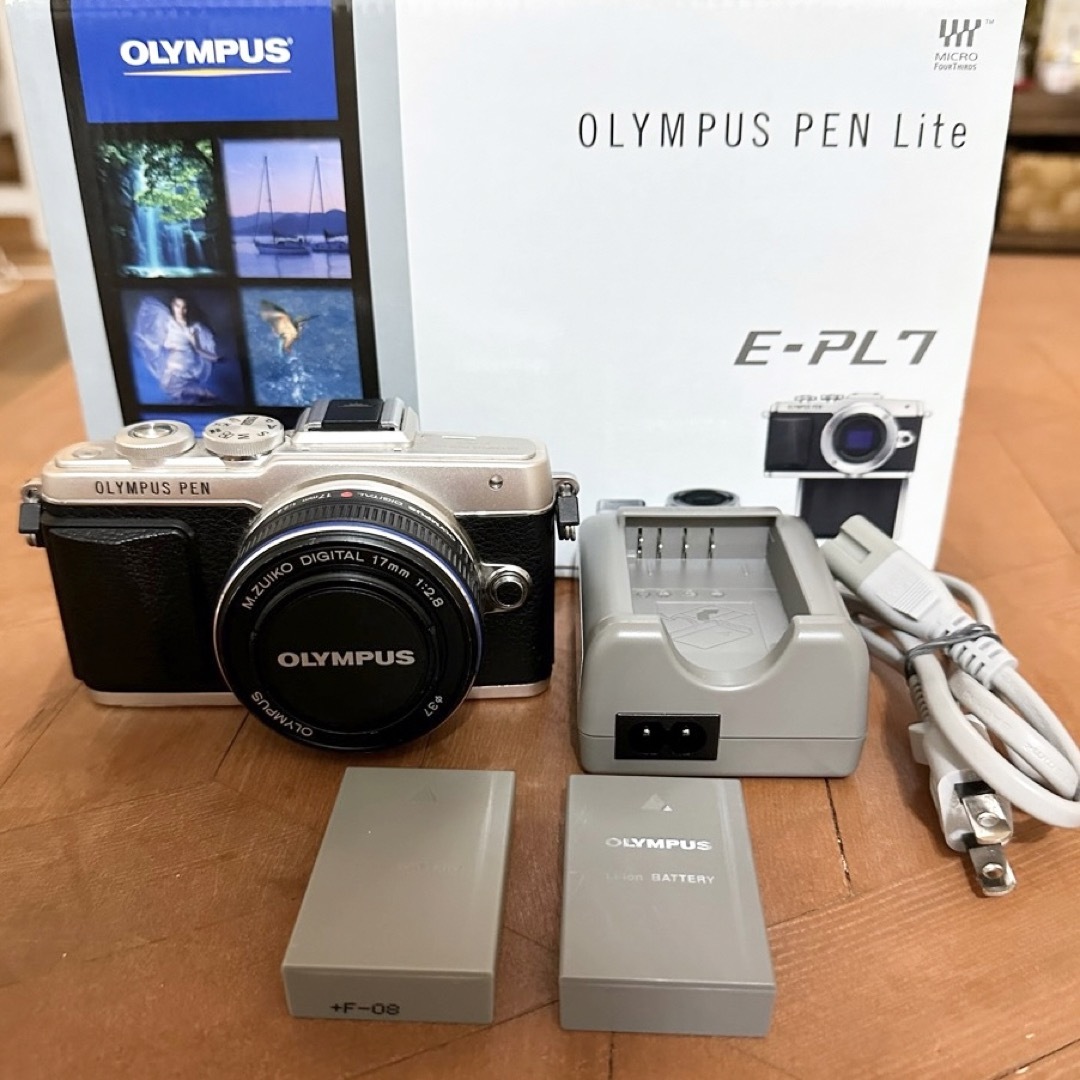 OLYMPUS(オリンパス)の●中古美品●オリンパス E-PL7 ブラック＆シルバー標準 スマホ/家電/カメラのカメラ(ミラーレス一眼)の商品写真