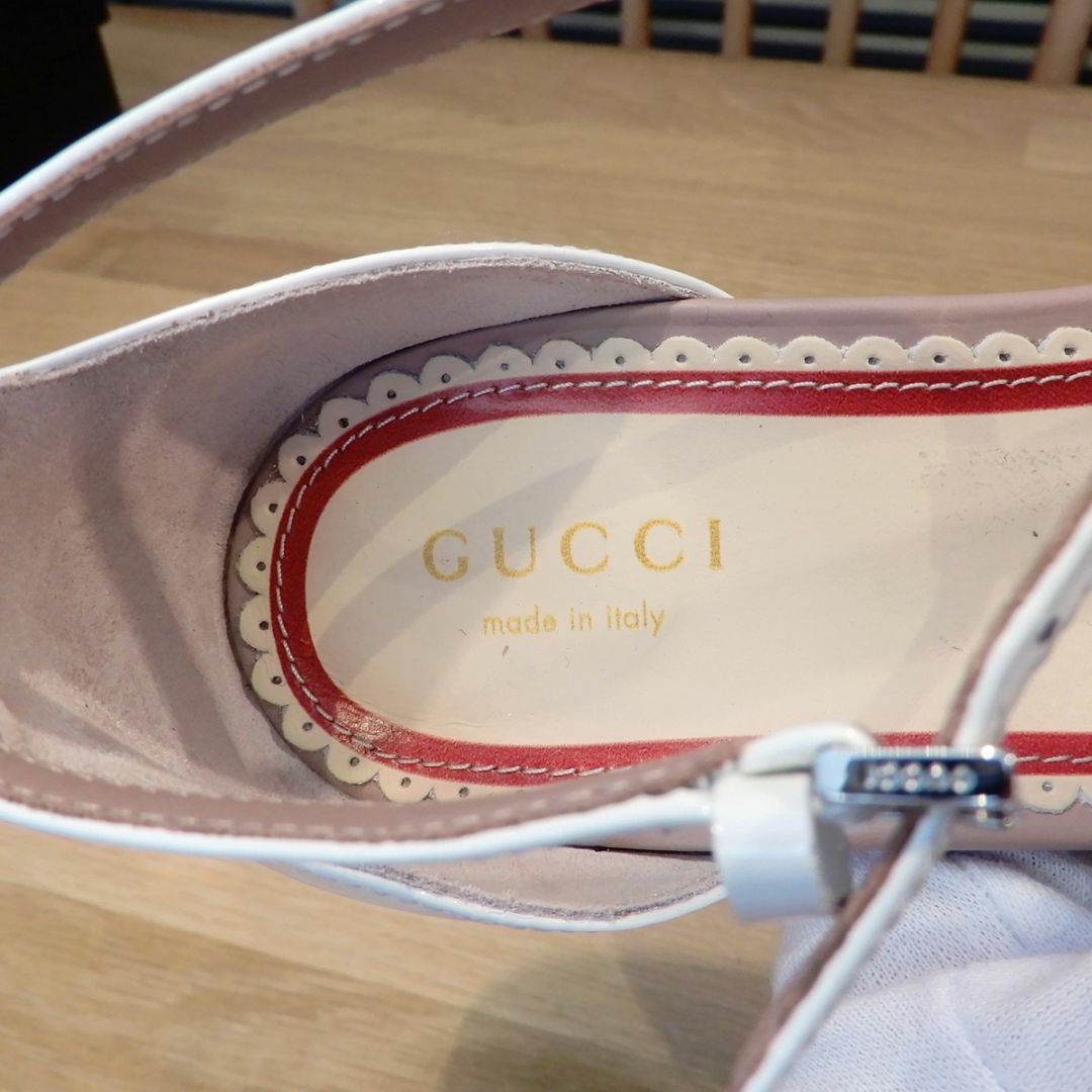 Gucci(グッチ)の新品同様 グッチ キッズ ストラップサンダル みつばち 33 約20～21cm レディースの靴/シューズ(サンダル)の商品写真