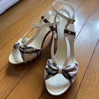 BURBERRY BLUE LABEL(ハイヒール/パンプス)のフリマアイテム一覧 BURBERRY BLUE LABEL(ハイヒール/パンプス)のフリマアイテム一覧