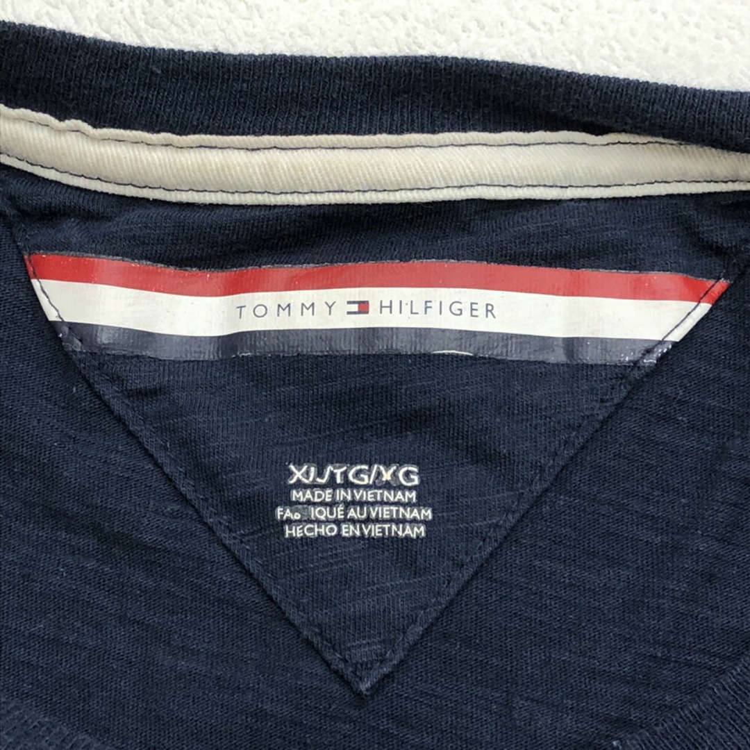 TOMMY HILFIGER(トミーヒルフィガー)の訳あり ポッキリ価格 US古着 トミー ヒルフィガー TOMMY HILFIGER Tシャツ 半袖 ロゴプリント アップリケ サイズ：メンズ XL ネイビー【中古】 メンズのトップス(Tシャツ/カットソー(半袖/袖なし))の商品写真