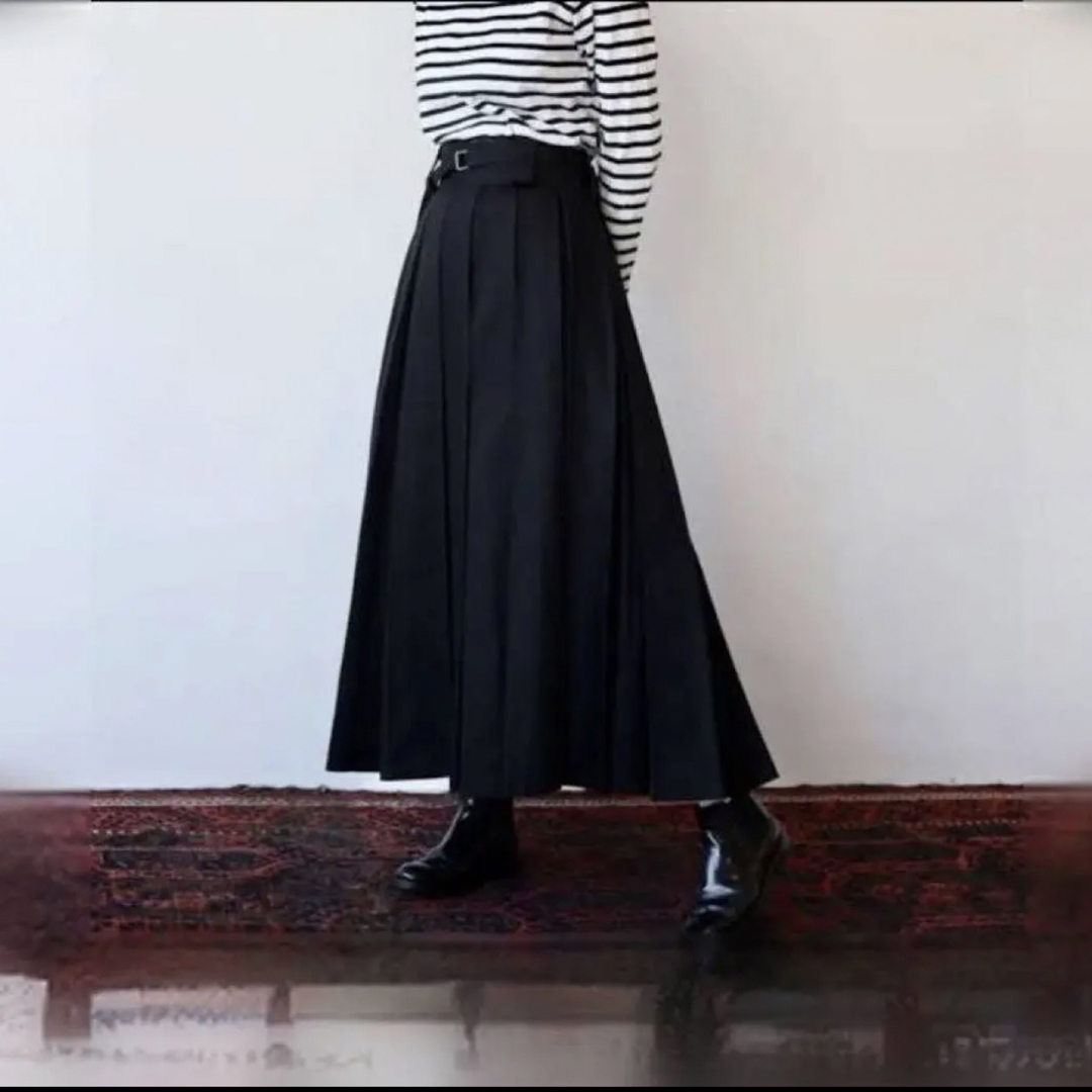 foufou スーパータックロングスカート 黒M レディースのスカート(ロングスカート)の商品写真