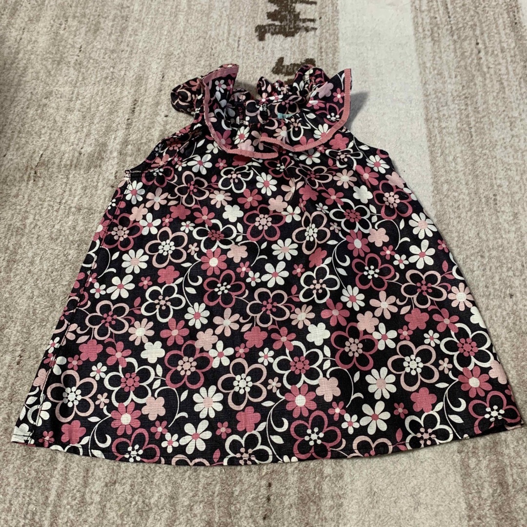 TOCCA(トッカ)のトッカ　カットソーお花柄🌸　　100 キッズ/ベビー/マタニティのキッズ服女の子用(90cm~)(Tシャツ/カットソー)の商品写真