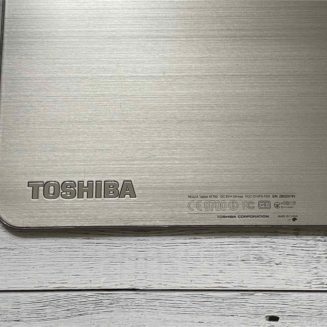 東芝TOSHIBA　REGZA　タブレットAT700 64GB メモリ1GB 4