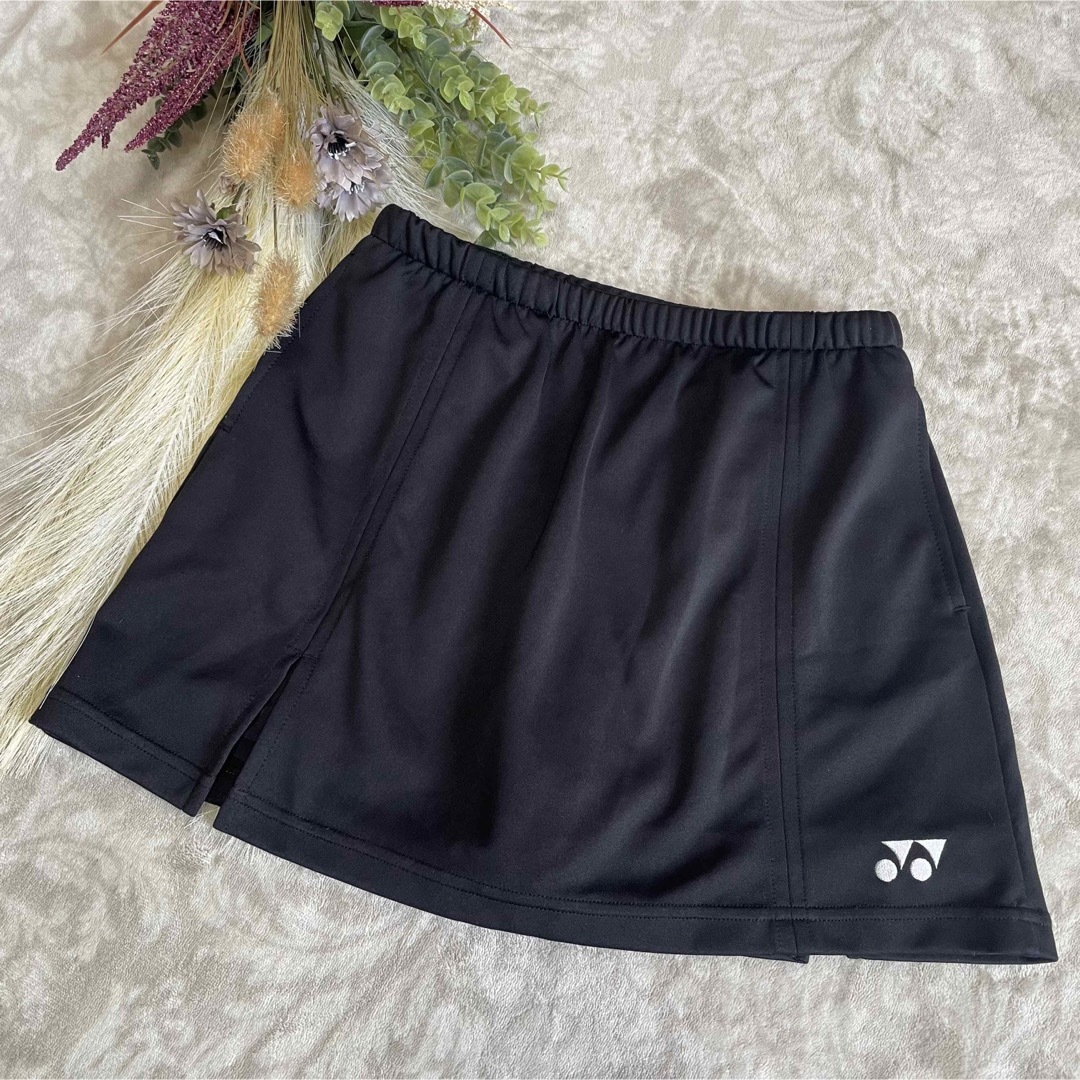 YONEX(ヨネックス)のヨネックス　Yonex スコート キュロット　パンツ　スポーツ　ブラック　M スポーツ/アウトドアのテニス(ウェア)の商品写真