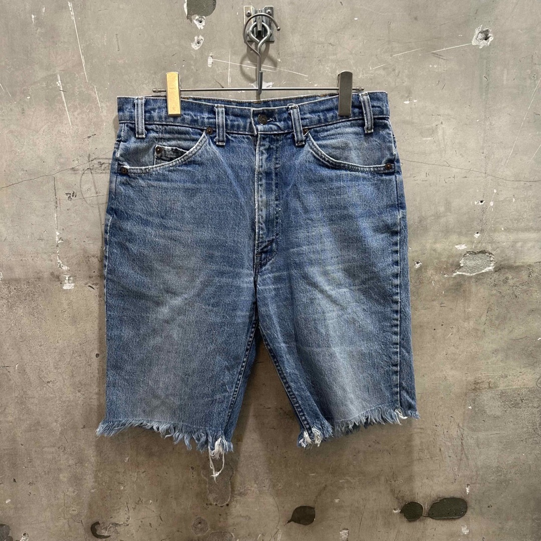 Levi's(リーバイス)のUSA製リーバイス20517-0217 w34カットオフ デニムジーンズジーパン メンズのパンツ(デニム/ジーンズ)の商品写真