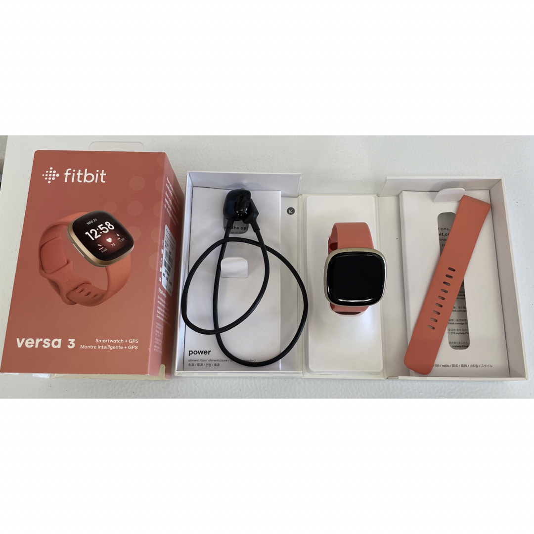 fitfit(フィットフィット)のフィットビット Versa3 FB511GLPK ピンクグレイ/ソフトゴールド スマホ/家電/カメラのスマートフォン/携帯電話(その他)の商品写真