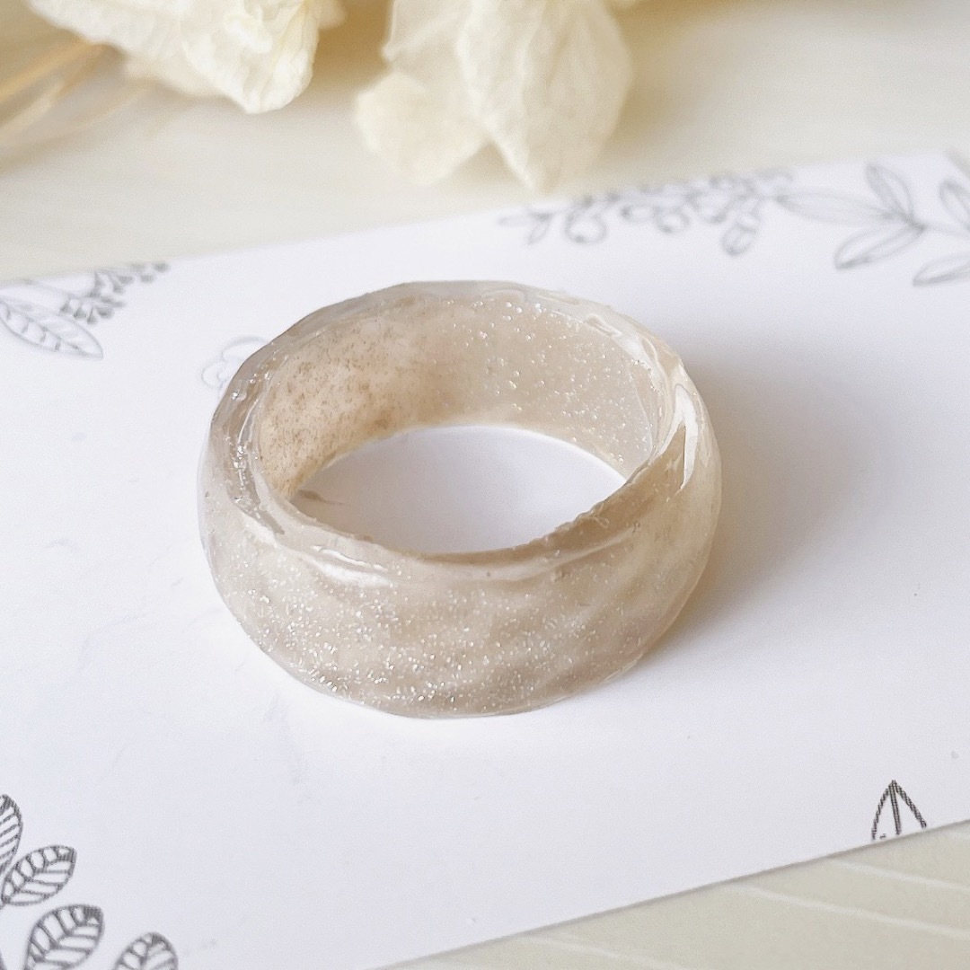 レジンリング　指輪　リング　モカベージュ　大人可愛い　シンプル　13号 ハンドメイドのアクセサリー(リング)の商品写真