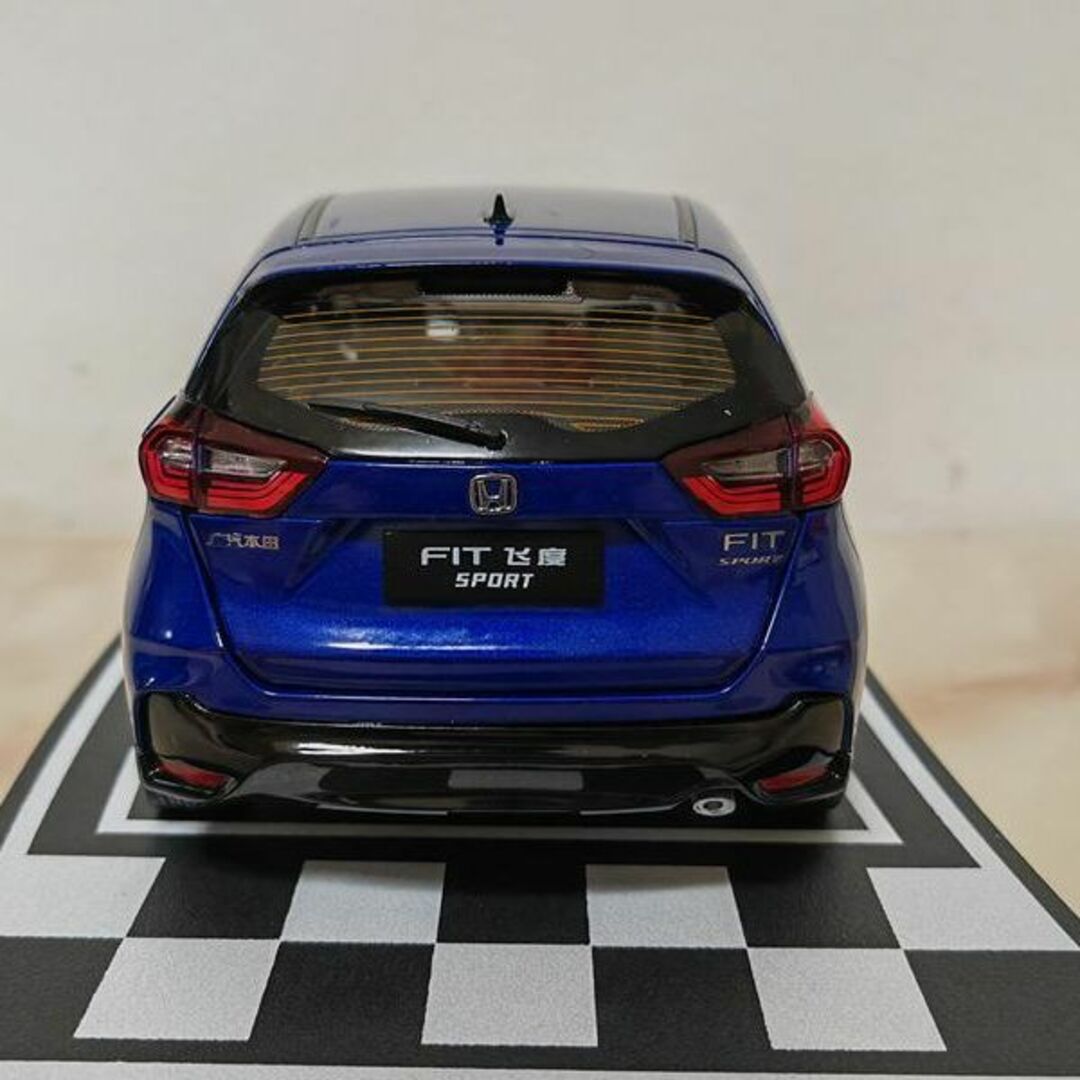 ミニカー 1/18 ホンダ フィット FIT 2023 ピンク