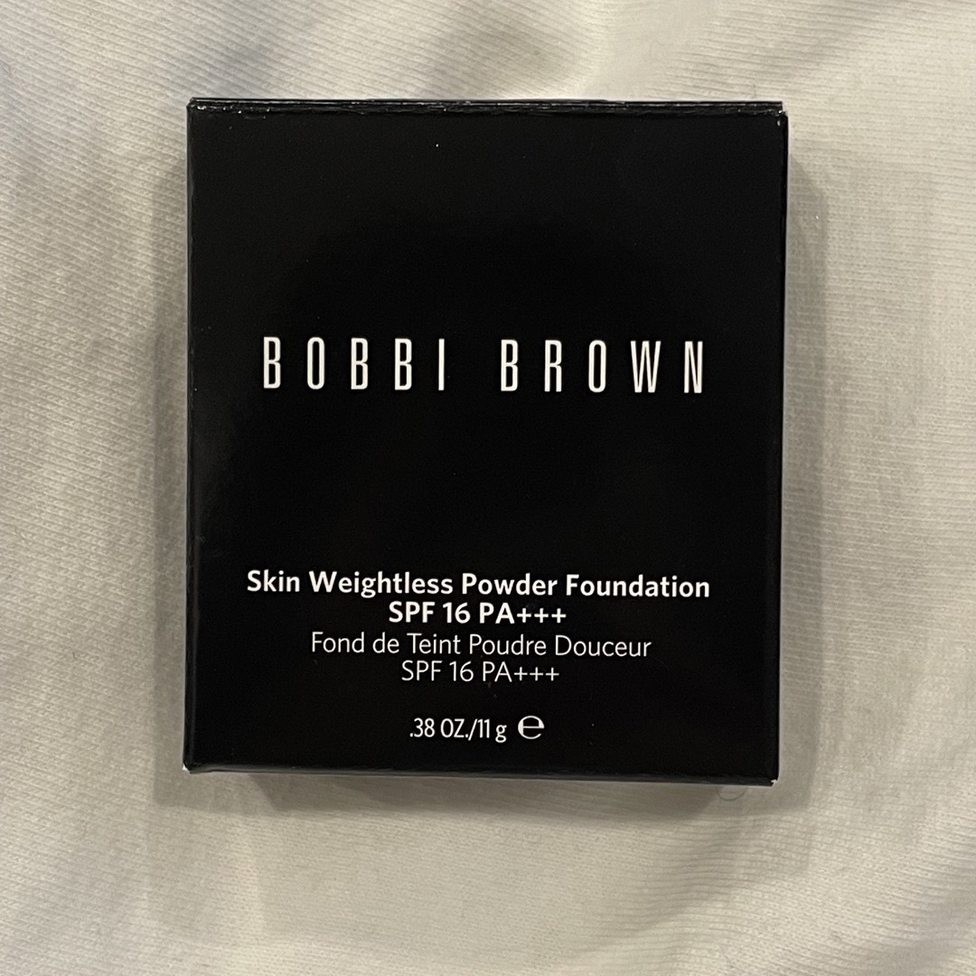 BOBBI BROWN(ボビイブラウン)のスキンウェイトレスパウダーファンデーションSPF16 コスメ/美容のベースメイク/化粧品(ファンデーション)の商品写真