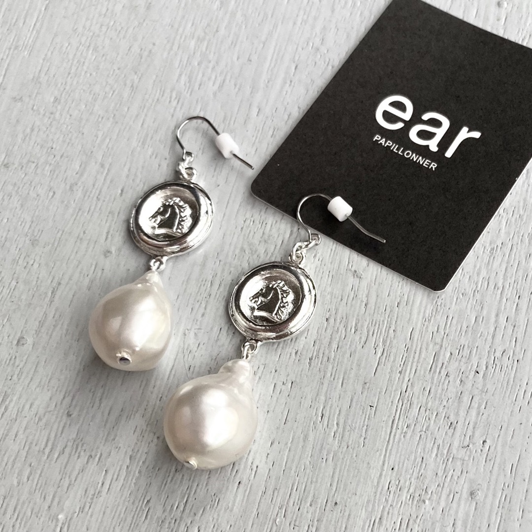 ear PAPILLONNER(イアパピヨネ)の新品 ear PAPILLONNER WEB限定 ホース×パールピアス 日本製 レディースのアクセサリー(ピアス)の商品写真