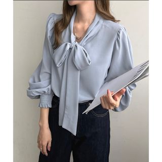 ジルスチュアート(JILLSTUART)の【未使用に近い】リボンブラウス(シャツ/ブラウス(長袖/七分))