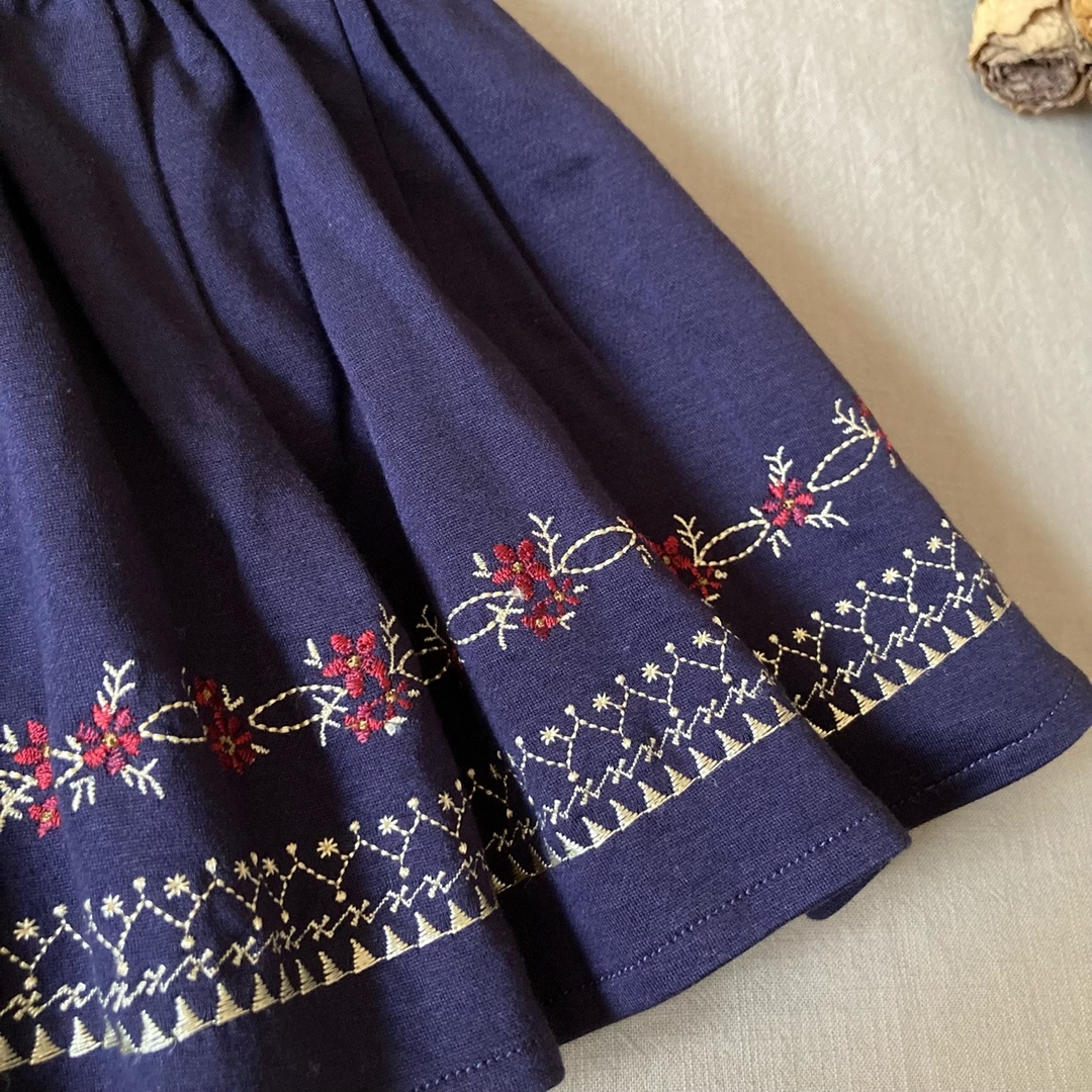 kumikyoku（組曲）(クミキョク)のKUMIKYOKU クミキョク｜クラシカル刺繍✯フレアスカート90 100 キッズ/ベビー/マタニティのキッズ服女の子用(90cm~)(スカート)の商品写真