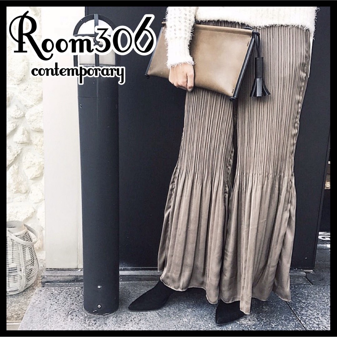 room306 CONTEMPORARY(ルームサンマルロクコンテンポラリー)のroom306contemporary サテン プリーツ ワイド パンツ ロング レディースのパンツ(カジュアルパンツ)の商品写真