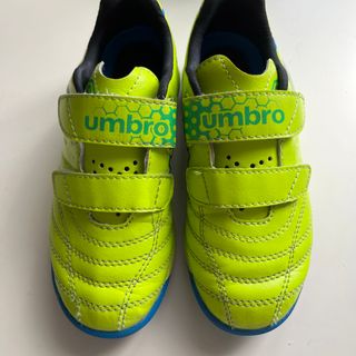 アンブロ(UMBRO)のumbro 17 センチ　フットサル靴(スニーカー)