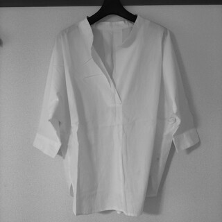 ジーユー(GU)のGU 白シャツ  5分袖 ブラウス  S(シャツ/ブラウス(半袖/袖なし))