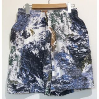 アディダス(adidas)のadidas（ アディダス）GD9298 　Casual Sports Shorts　総柄スウェット　ハーフパンツ【中古】【007】(ショートパンツ)