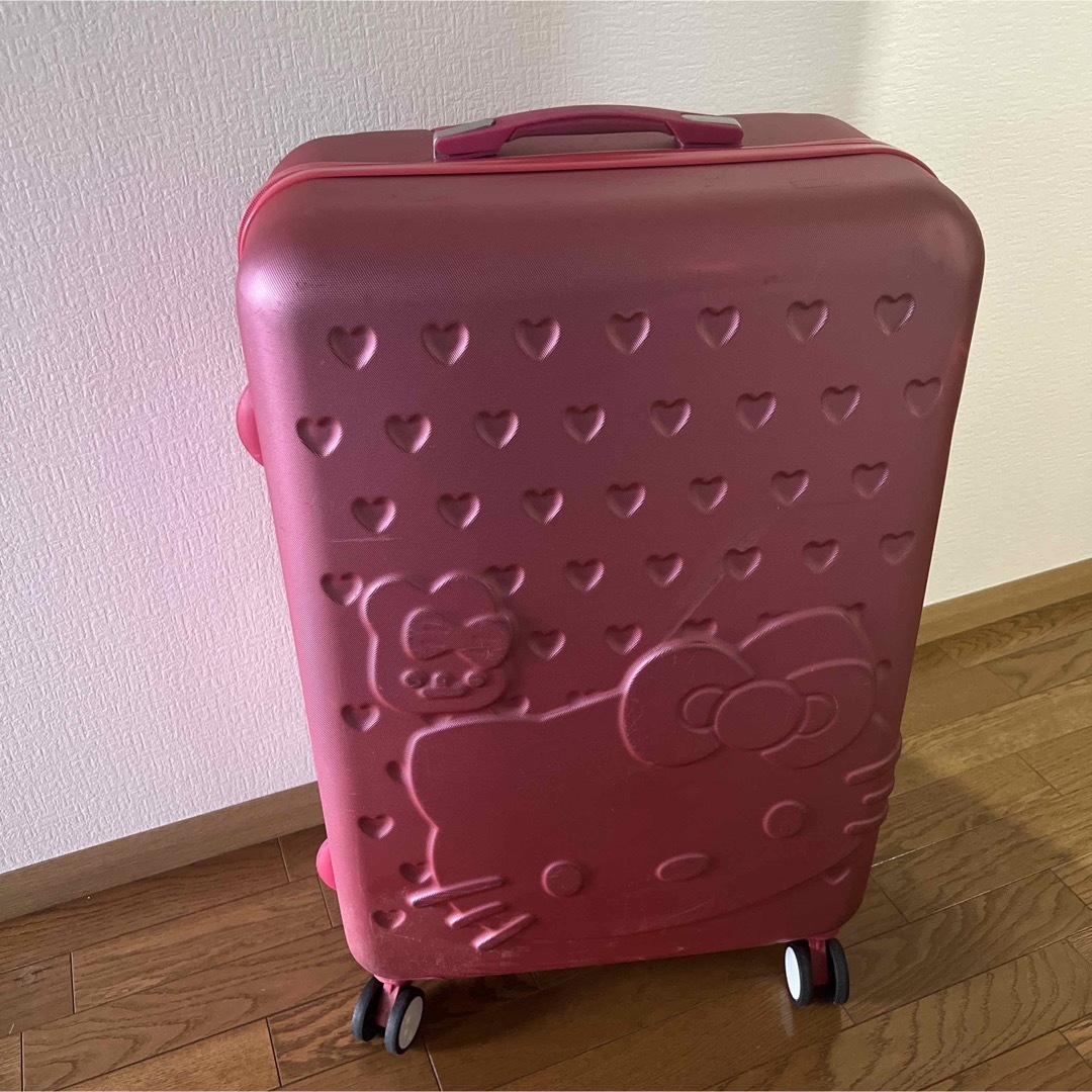 スーツケース キャリーバッグ 大容量　美品　ピンク　キティー 送料込み レディースのバッグ(スーツケース/キャリーバッグ)の商品写真
