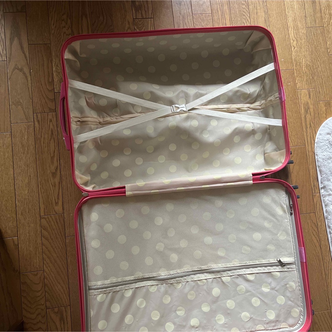 スーツケース キャリーバッグ 大容量　美品　ピンク　キティー 送料込み レディースのバッグ(スーツケース/キャリーバッグ)の商品写真