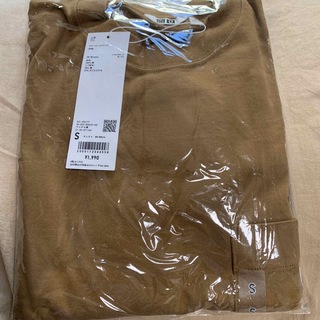 ユニクロ(UNIQLO)のUNIQLO クルーネックTシャツ　長袖　新品(Tシャツ/カットソー(七分/長袖))