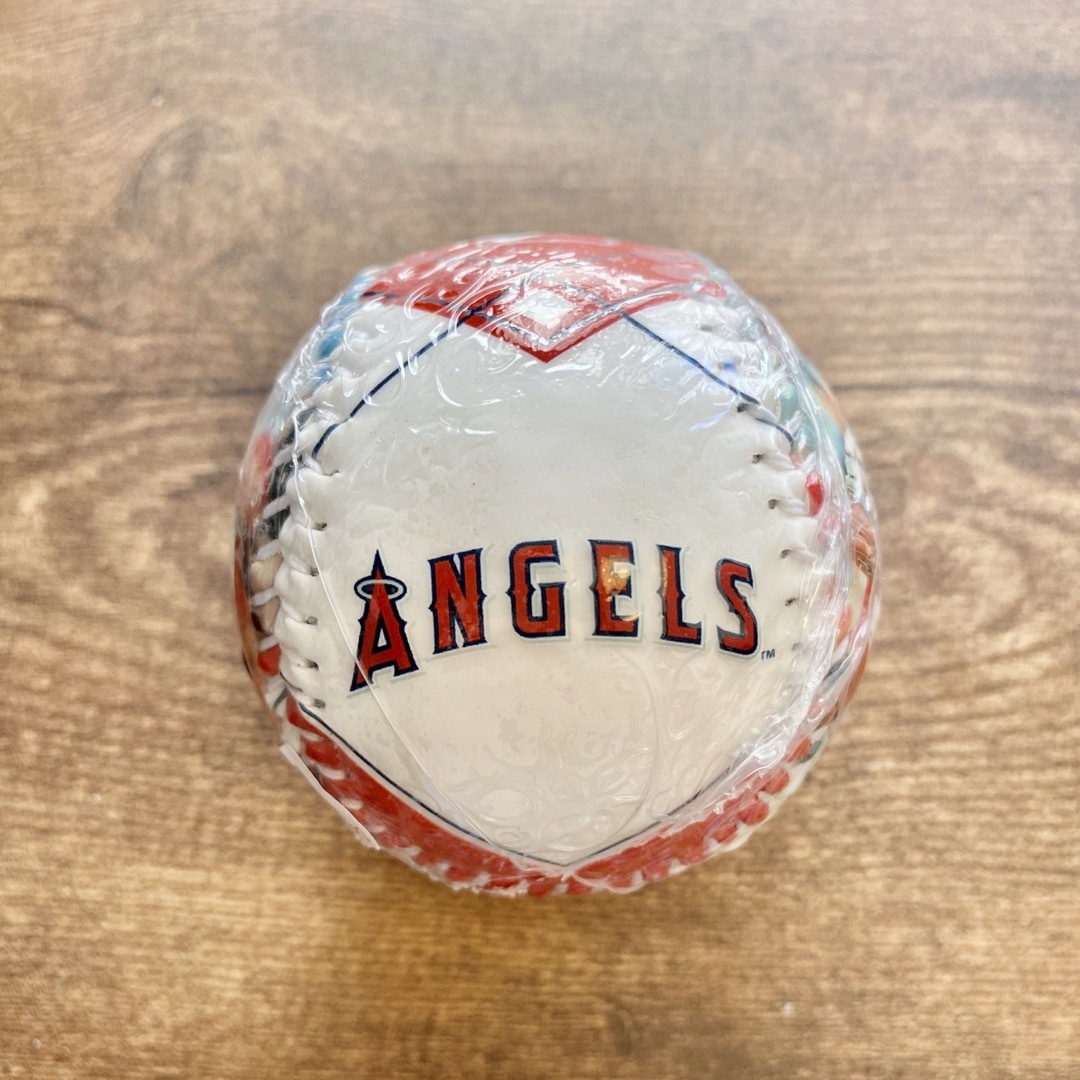 MLB(メジャーリーグベースボール)の大谷翔平先週 ANGELS ボール　スタジアム購入　公式グッズ　ホログラム付 スポーツ/アウトドアの野球(応援グッズ)の商品写真