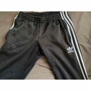 オリジナルス(Originals（adidas）)のadidas トラックパンツ　(ジャージ)