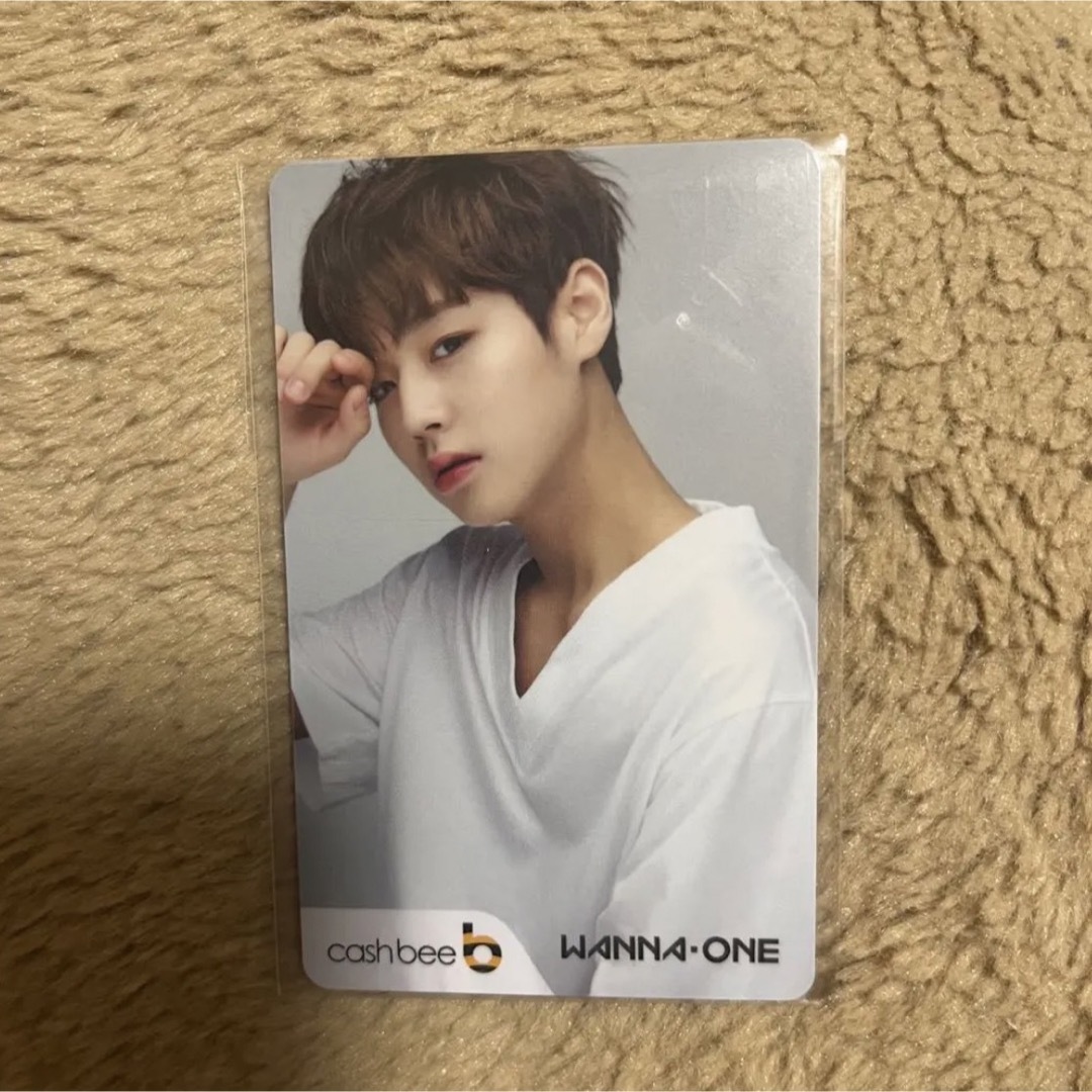 WannaOne パクジフン キーホルダー ストラップ  カード エンタメ/ホビーのCD(K-POP/アジア)の商品写真