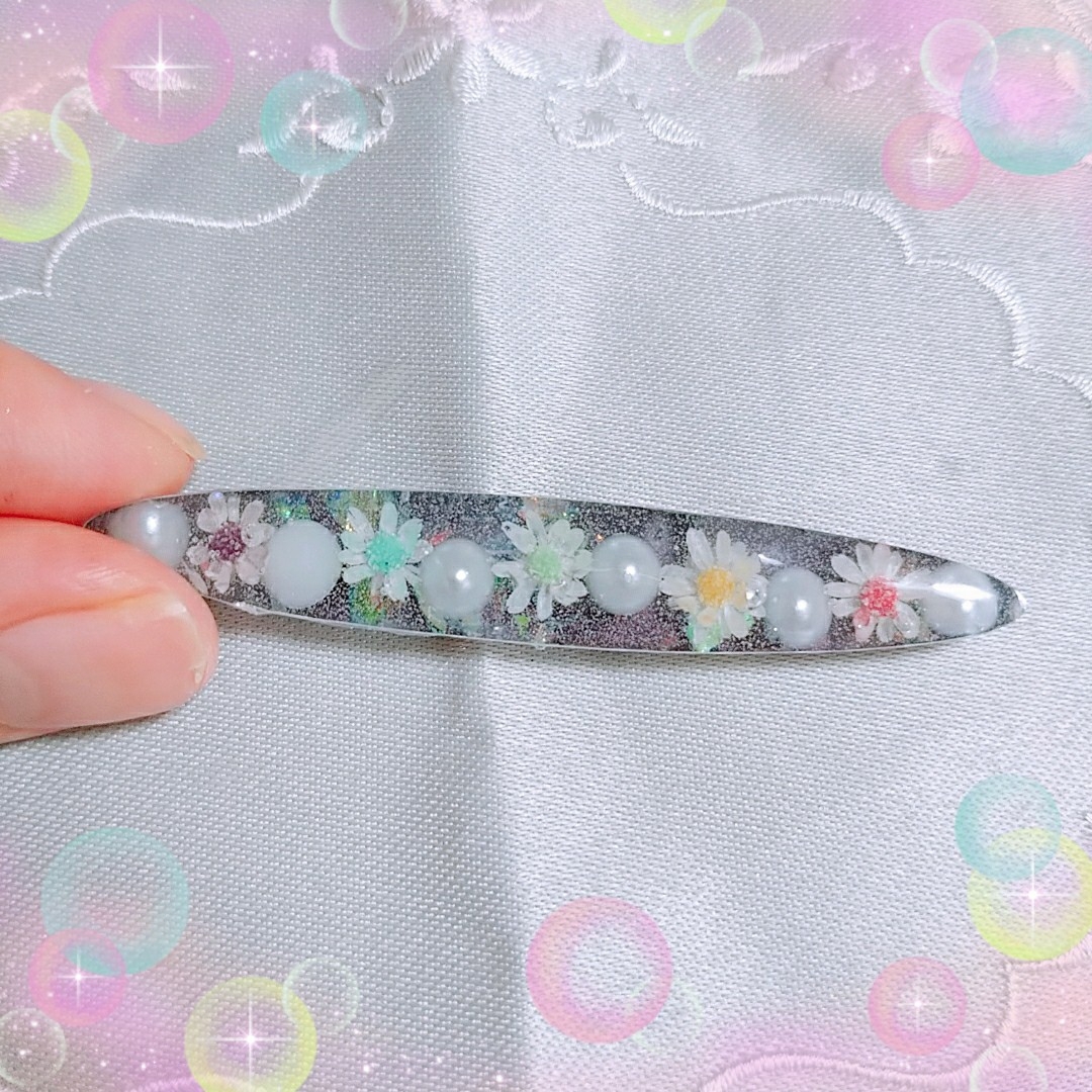 №196 ハンドメイドのアクセサリー(ヘアアクセサリー)の商品写真
