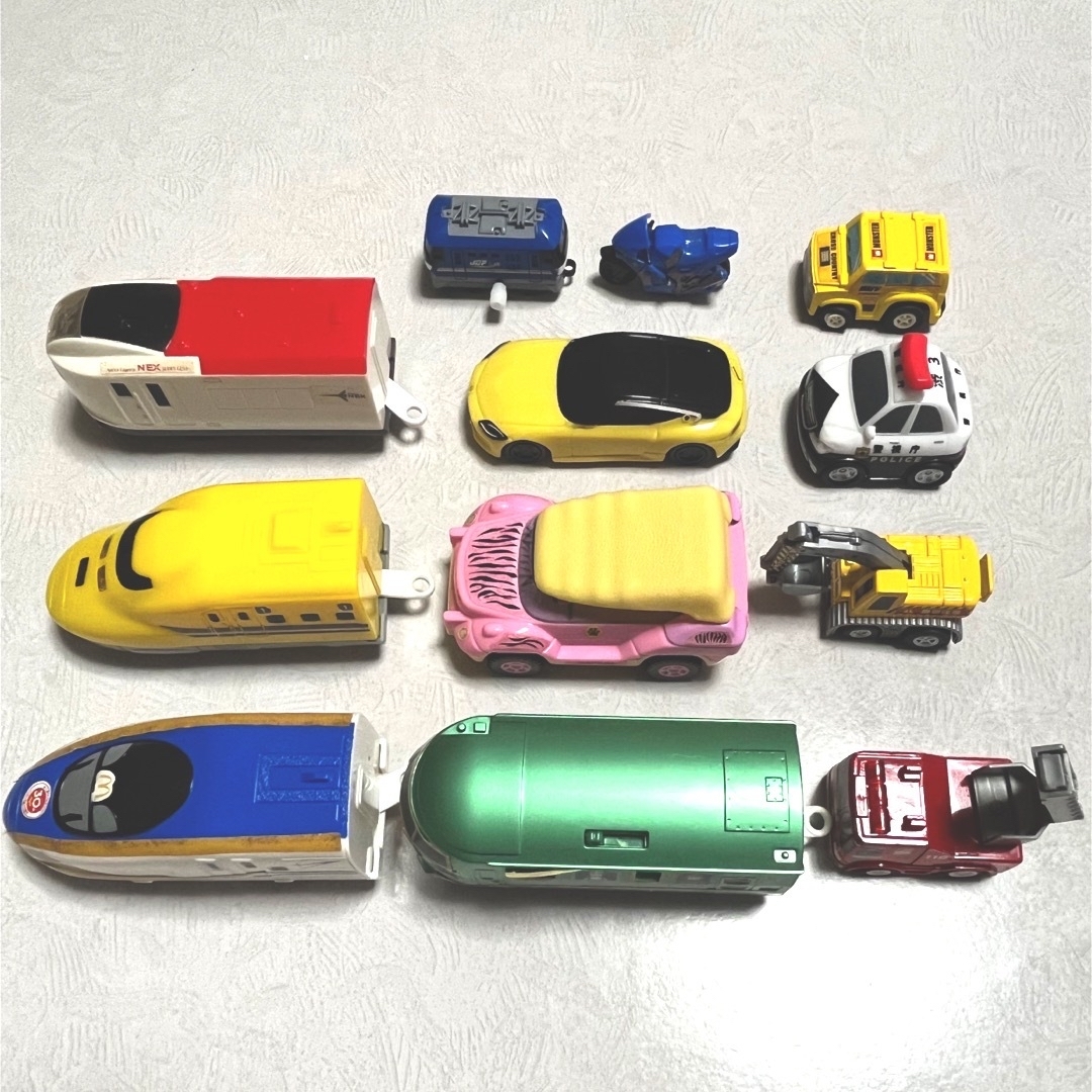 車と電車のおもちゃ　12台セット キッズ/ベビー/マタニティのおもちゃ(電車のおもちゃ/車)の商品写真