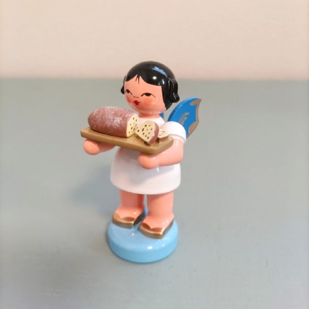 ドイツ　ミニチュア　シュトーレンと天使　工芸品　ドイツ雑貨　クリスマス　木製人形
